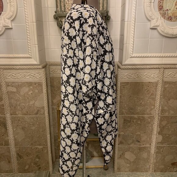 Forgotten Grace. Size 2X. Floral Flowy Kimono. Chiffon with Open Sides. B82. - Picture 4 of 6